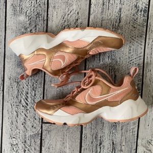 NIKE AIR rose gold/coral neutral